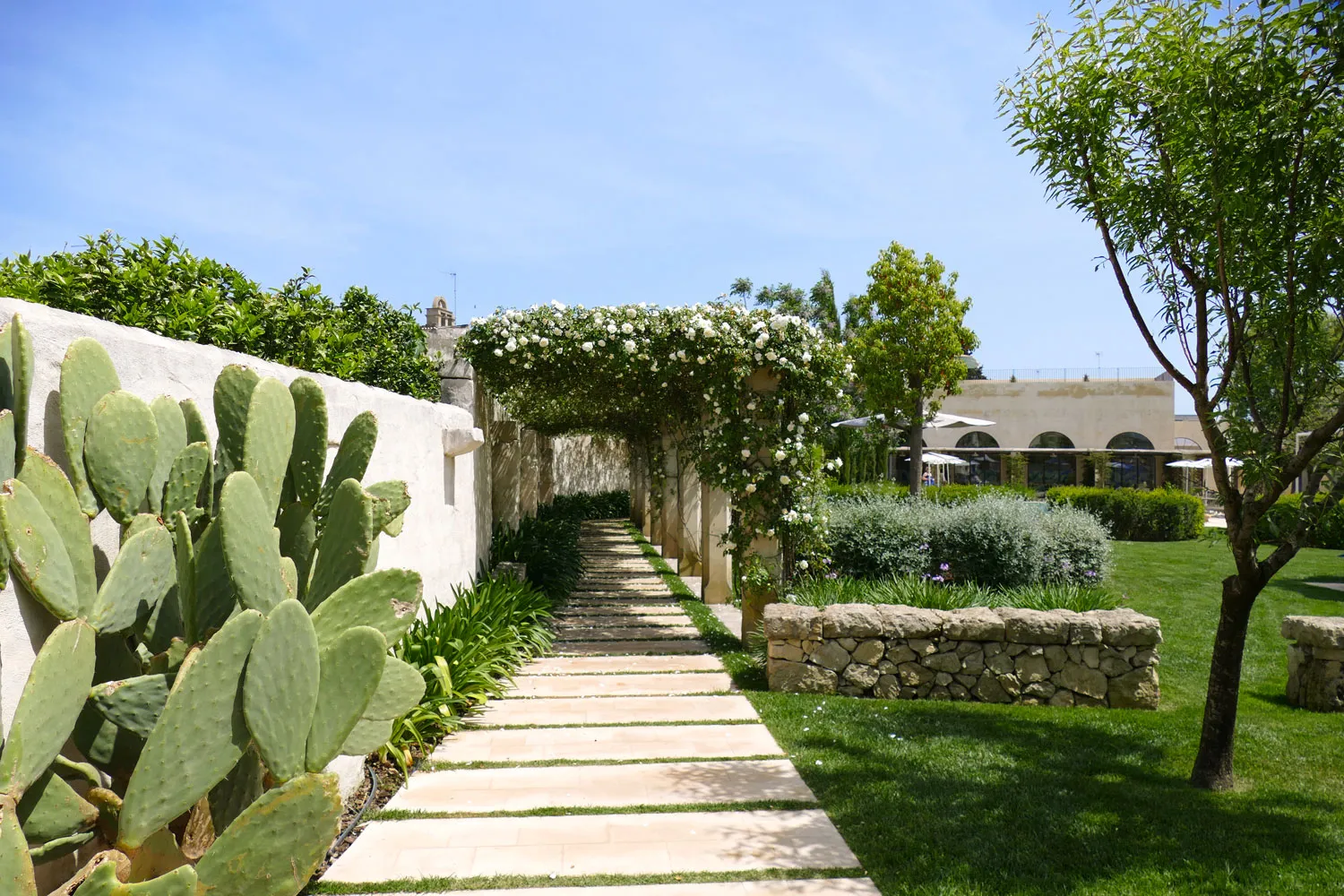 don totu masseria salento giardino