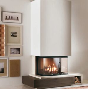 semineu cu trei geamuri