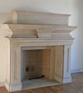 semineu pe lemne marmura