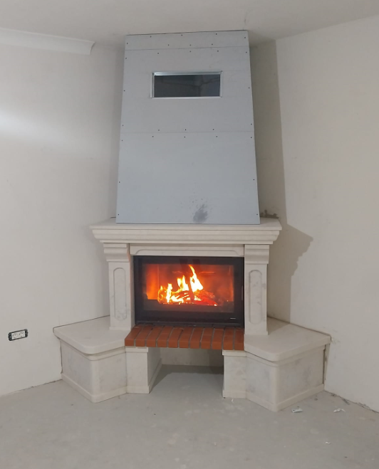 semineu pe lemne clasic din piatra 4